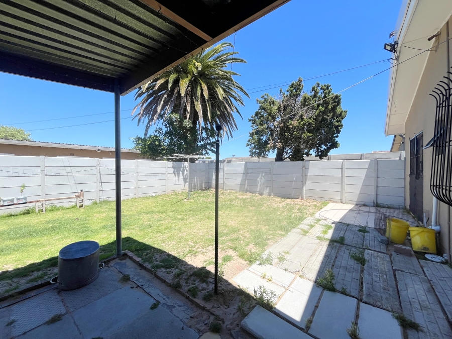 To Let 3 Bedroom Property for Rent in Windsor Park Estate Western Cape